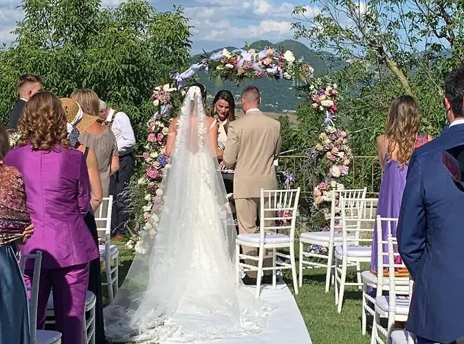 Borgo La Morra Alloggio per agriturismo Pavullo nel Frignano