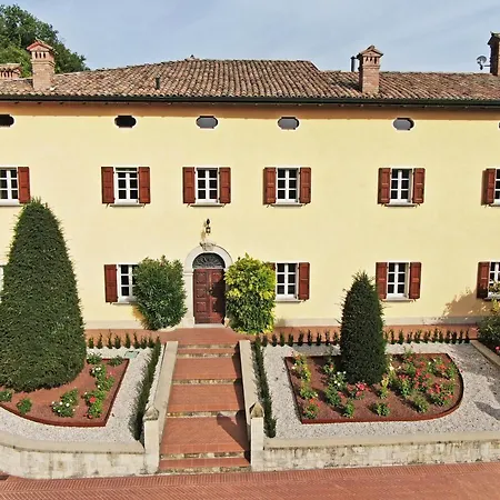 Farm stay Borgo La Morra